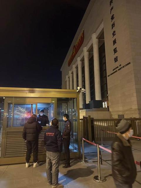 共产党展览馆排烟系统清洗现场